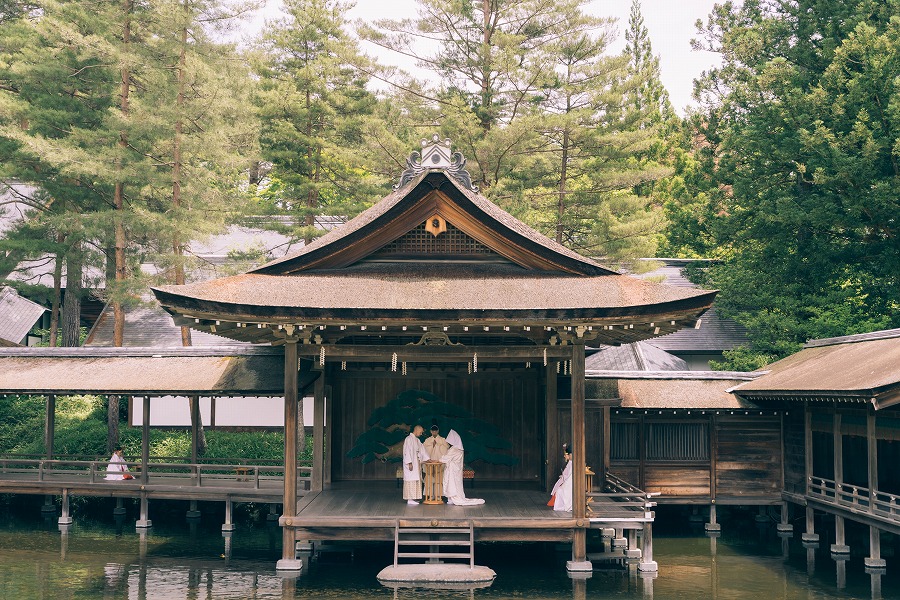 身曾岐神社とのコラボ！
神社で結婚を誓う「神前挙式」×「ル・ピオニエ」でのウェディングパーティー
